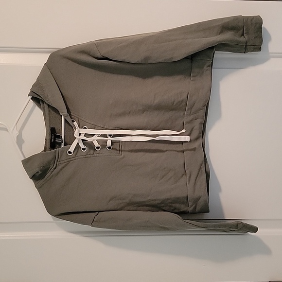 3 for $21 item🎉Forever 21 Women's Crop Hoodie - Picture 1 of 5
